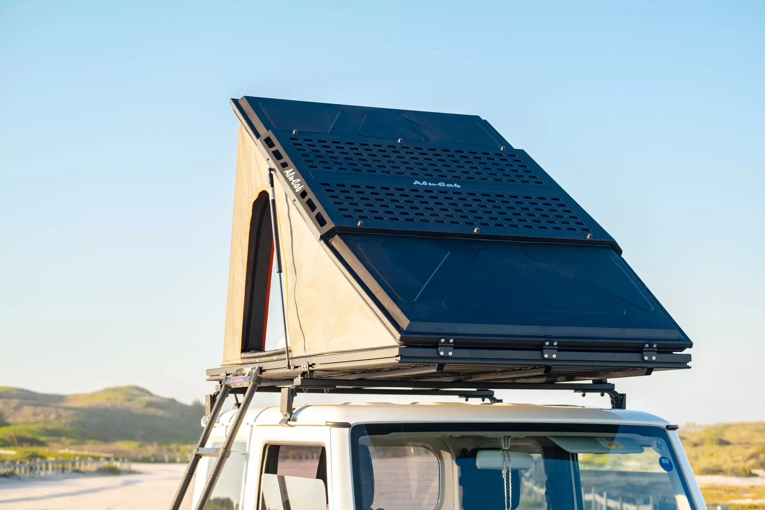 solar roof tent Alu-Cab LT50 Lightweight Roof Top Tent includes ladder – 4x4 Offroad Solutions