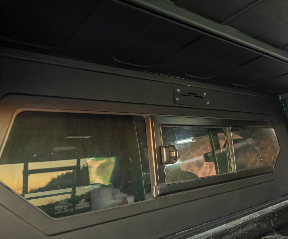 Alu-cab Contour Canopy Nissan Navara