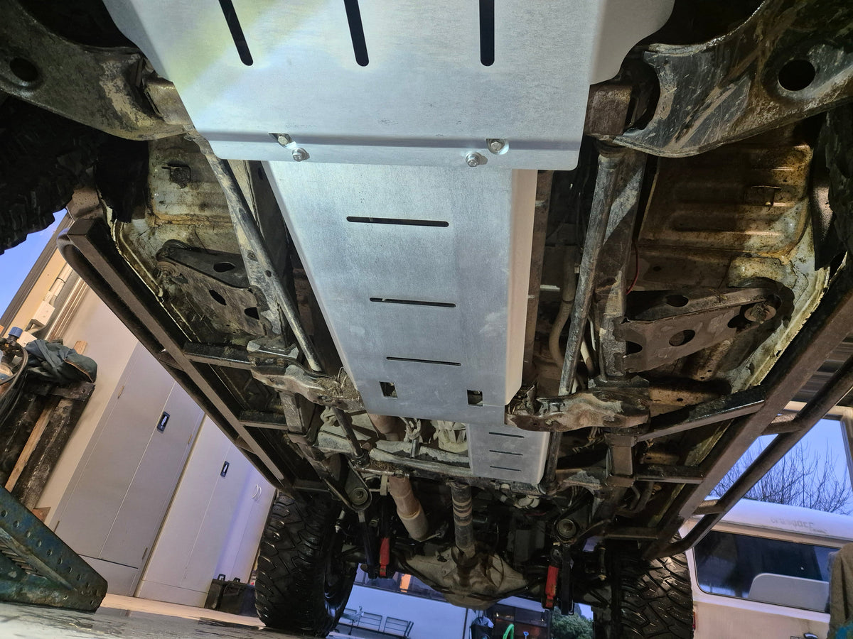 Mitsubishi Pajero Gen 2 Bash Plates