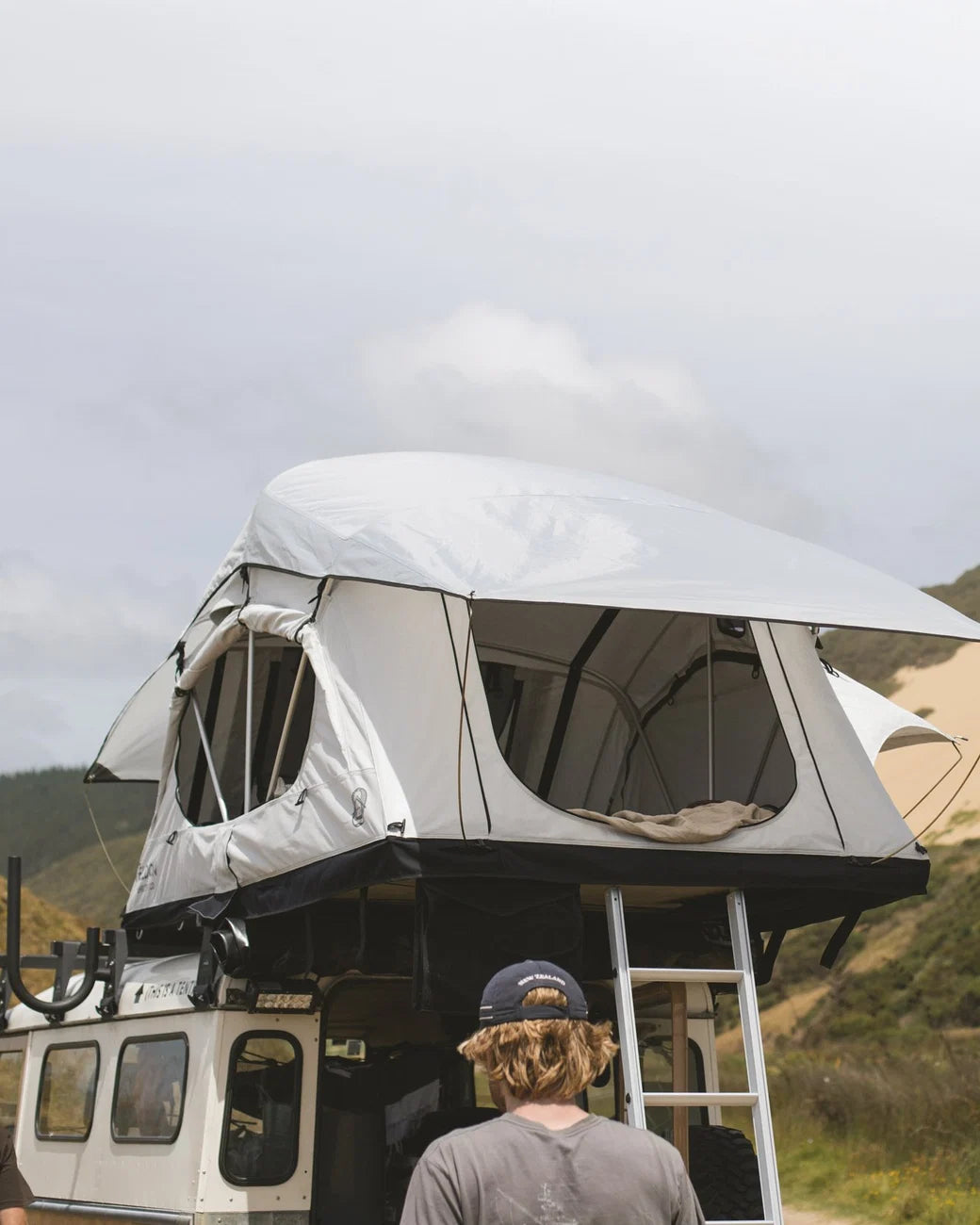 Crow's Nest Soft Shell Rooftop Tent Regular - Grey