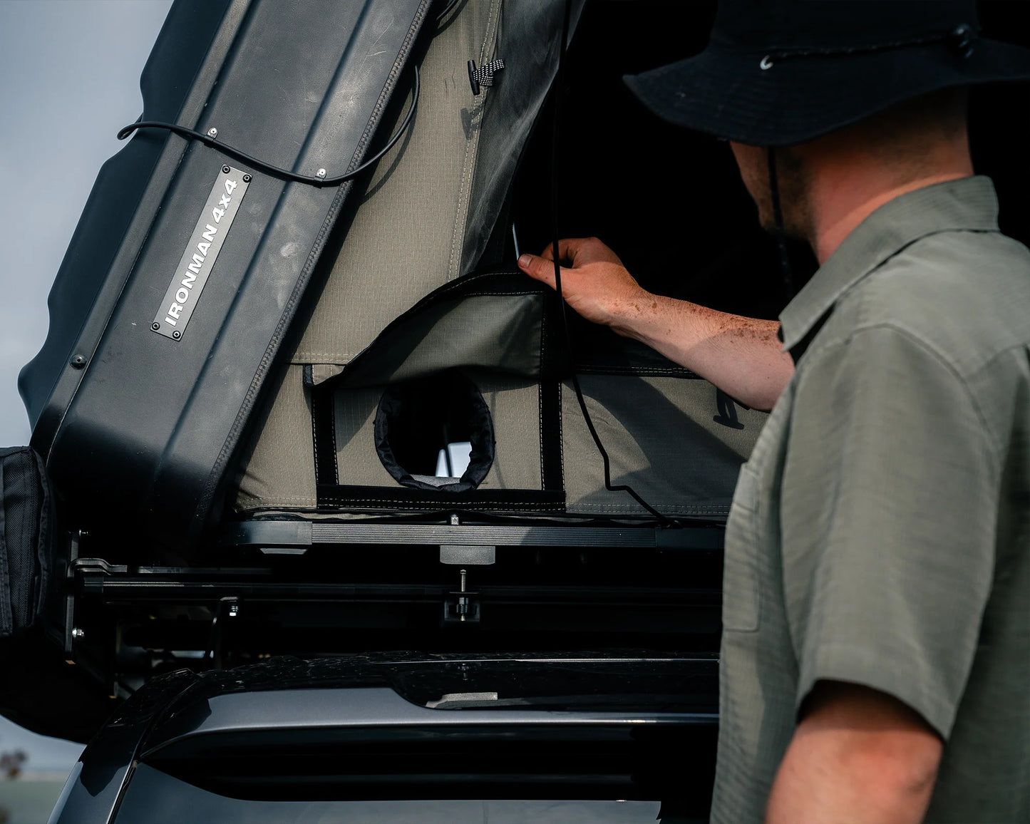 Ursa 1300 - ABS Hardshell Rooftop Tent SKU: IRTT0078
