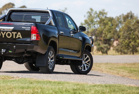 Hilux Revo 2015+ Steel Side Steps SS051