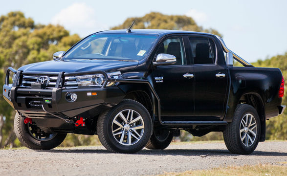 Hilux Revo 2015+ Steel Side Steps and Rails SSR051